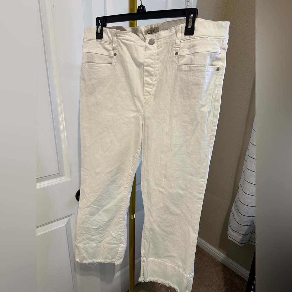 Liverpool Women's Cream cropped flared Jeans size 16